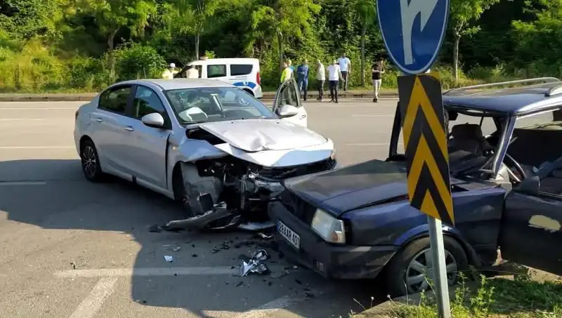 Görele'de Şok Etkisi Yaratan Kaza: Sürücü Araç Camından Fırladı