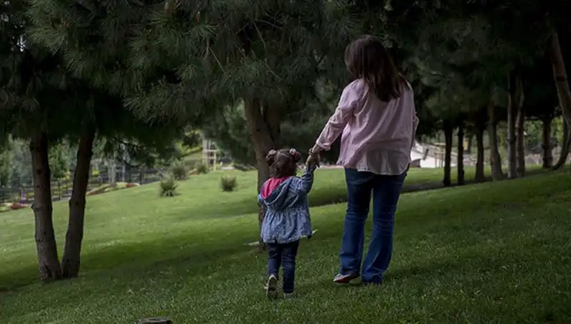 Yargıtay'dan Çarpıcı Koruyucu Aile Kararı: Aylık Görüşme Sınırı Belirlendi