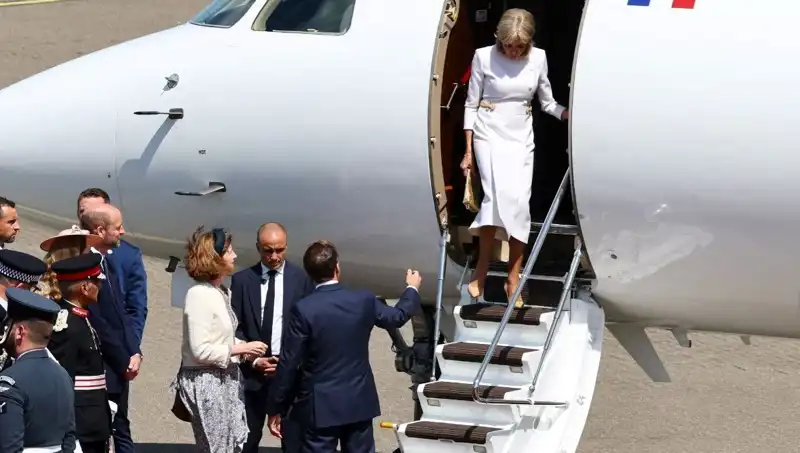 Macron Çifti Arasındaki Gerginlik: Eşinin Yanıt Vermediği Anlar Çarpıcı!
