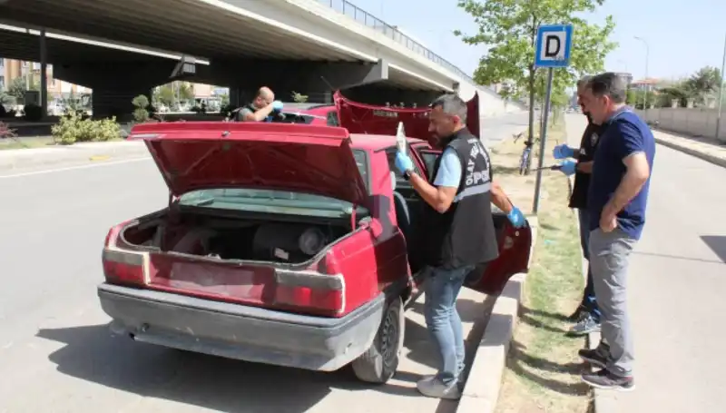 Çaldığı Araçta Yakıt Bitince Başka Araç Çalan Hırsız Yakalandı