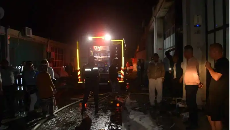 Gözlük Fabrikasında Şok Yangın: Yangın Söndürüldü, Hasar Tespiti Başladı