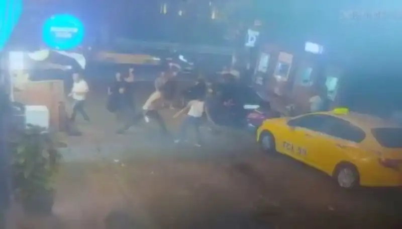 Beyoğlu'nda Alacak Verecek Meselesinde Kanlı Kavga!