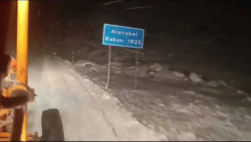 Antalya'da Kar Sürprizi: Beklenmedik Beyaz Gelinlik