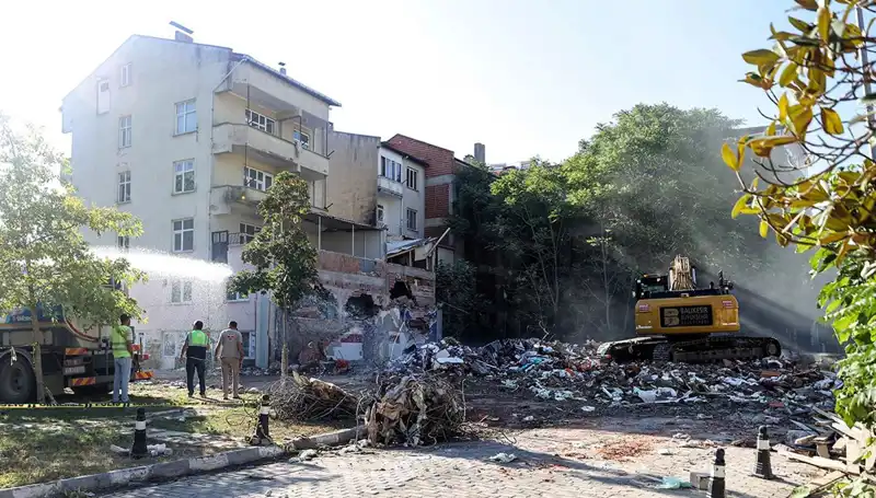 Sındırgı'da Deprem Korkusu: Artçılar Devam Ediyor!