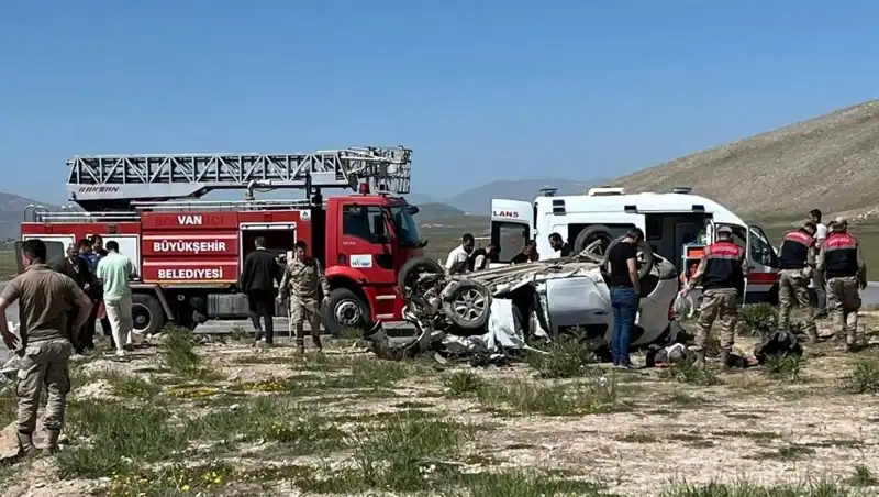 Van'da Feci Kaza: 4 Can Kayıbı ile 2 Yaralı