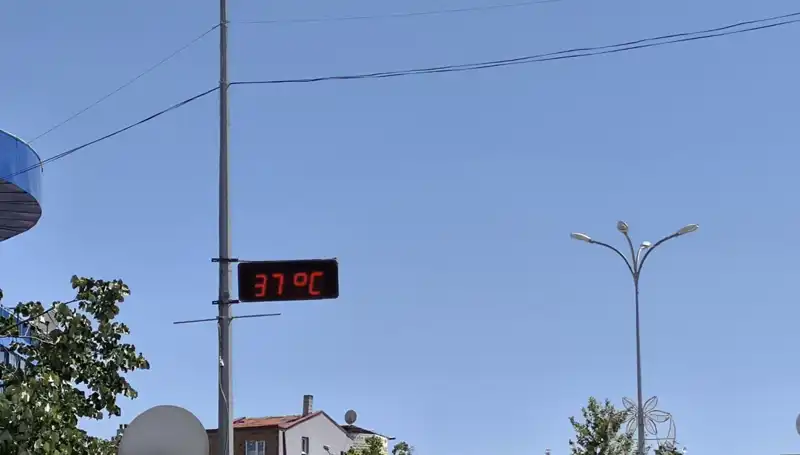Sıcak Hava Dalgası: Termometreler İlçemizde 38 Dereceyi Gördü!