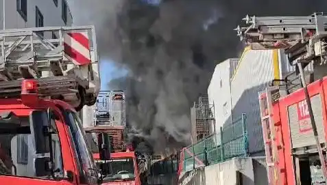 Tuzla'daki Fabrika Yangını Kontrol Altına Alındı: Son Gelişmeler