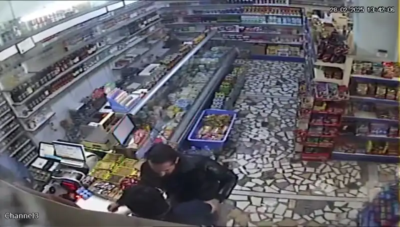 Cezaevi Firarisi Markette Kargaşa Yarattı: Bıçak ve Mermerli Soygun Girişimi