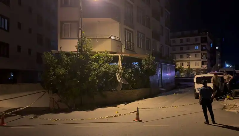 İstanbul’da Kafeye Yapılan Silahlı Saldırının Ardındaki Sebepler Neler?