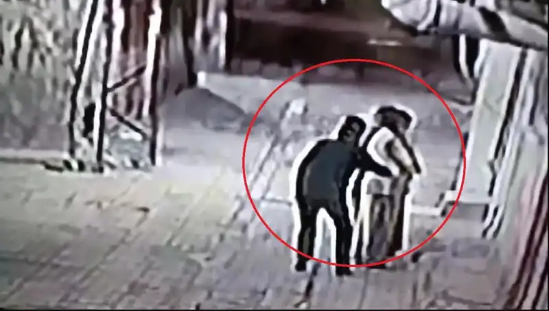 Kapkaççılara Darbe! Polisler Pazarcı ve Simitçi Kılığına Girdi