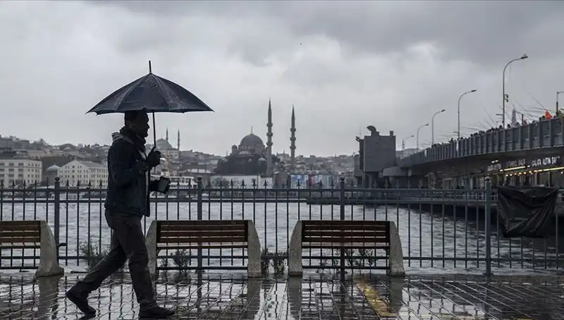 İstanbul'da Bahar Rüzgarları Sönmek Üzere: Yağmur ve Kar Mı Geliyor?