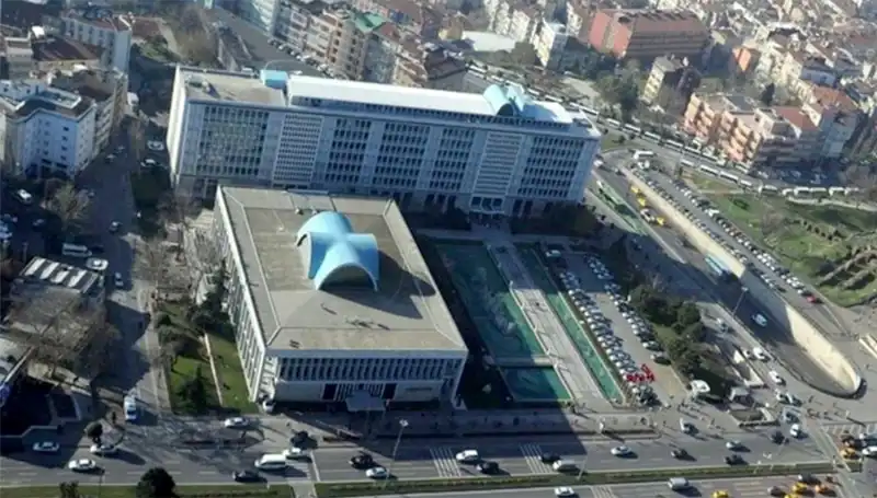 İstanbul Büyükşehir Belediyesi Soruşturmasında "Enderun" WhatsApp Grubunun Gizli Mesajları İnceleniyor