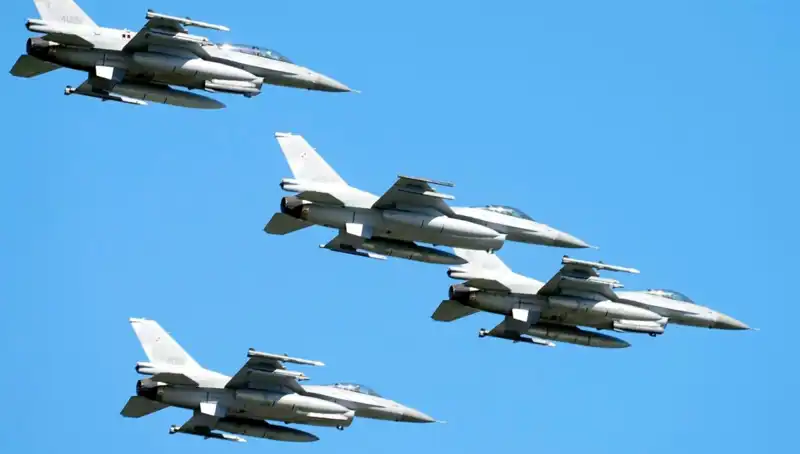 ABD, Ukraynalı Pilotları F-16 Uçakları İçin Eğitecek, Maliyeti 310 Milyon Dolar