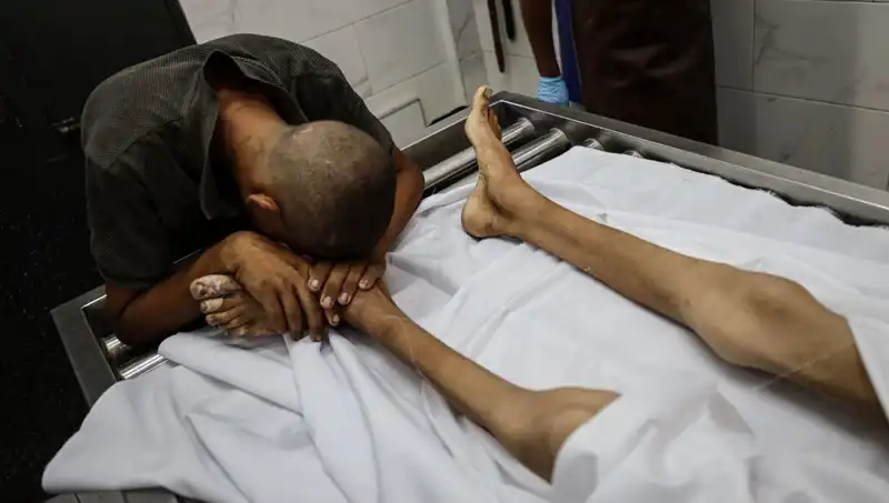 Gazze'de Talihsiz Bir Çocuk Daha Hayatını Kaybetti: Açlık Krizi Derinleşiyor
