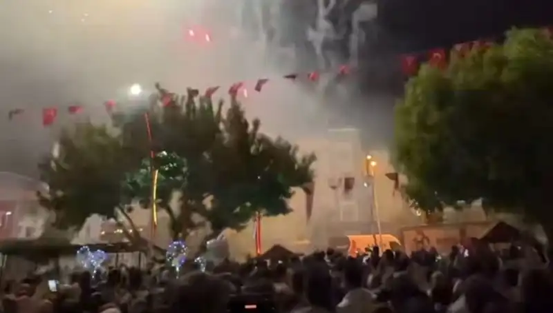 Havai Fişek Gösterisi Sonrası Hastanelik olanlar: Olayın Sırrı Ne?