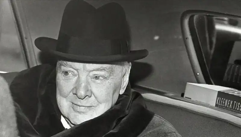 Churchill’in Bekar Evi, Tarihi Doku ve Modern Konforla Satışta