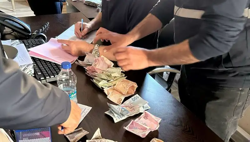 Antalya'da Dilenci Operasyonu: Şaşırtan 19 Bin Lira Ele Geçirildi