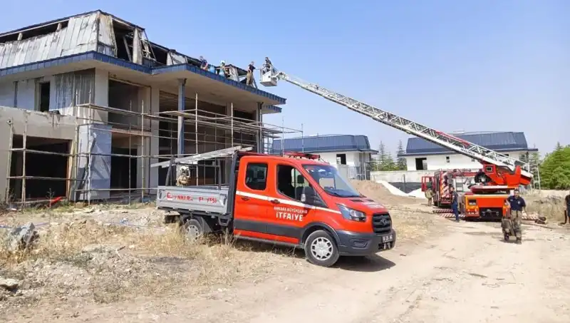 Ankara Gölbaşı'nda Villa Alanında Korkutan Yangın: Tedbirler Alınıyor!