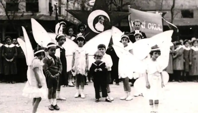23 Nisan'ın Tarihi: Neden Bayram İlan Edildi ve Anlamı Nedir?