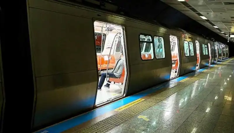 İstanbul'da Metro Durakları Kapatılıyor: Seyahat Planlarınızı Gözden Geçirin!