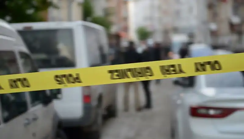 Adana'da Kanlı Pusu: Araçta Esrarengiz Cinayet Gerçekleştirildi