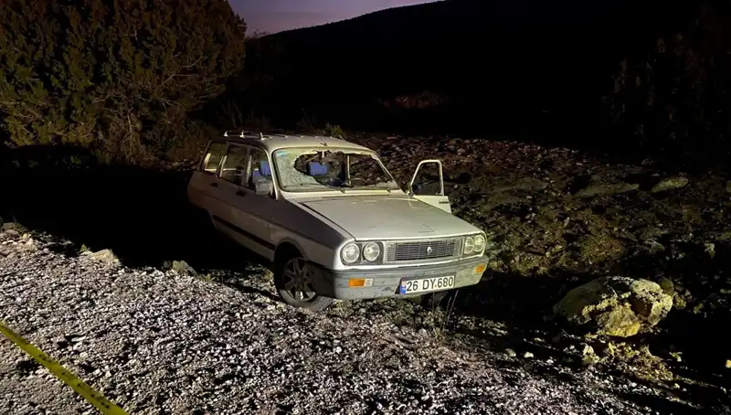 Afyonkarahisar'da Feci Kaza: Sürücü Devrilen Araçta Hayatını Kaybetti