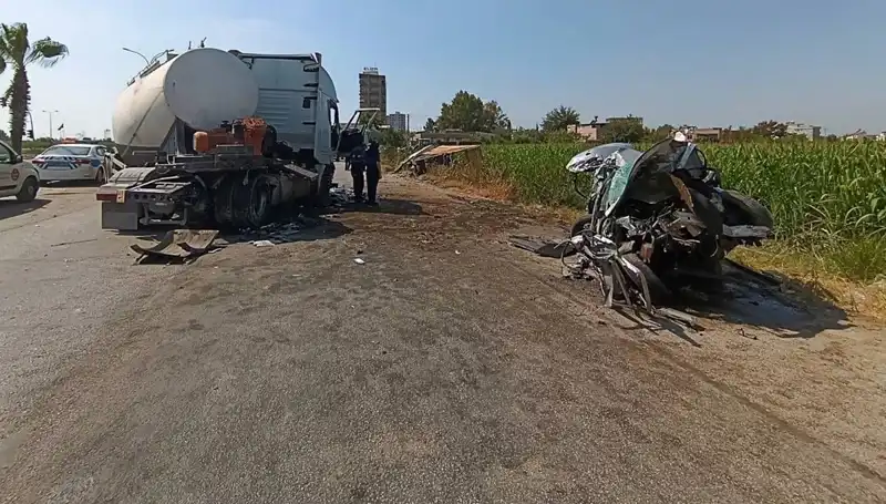 Adana'da Meydana Gelen Feci Kaza: Otomobil ve Kamyona Tanker Çarptı