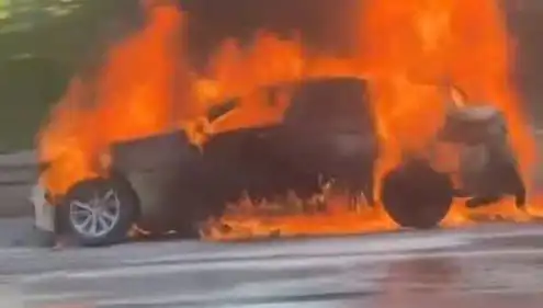 15 Temmuz Şehitler Köprüsü'nde Korkutan Araç Yangını: Detaylar ve Yol Durumu
