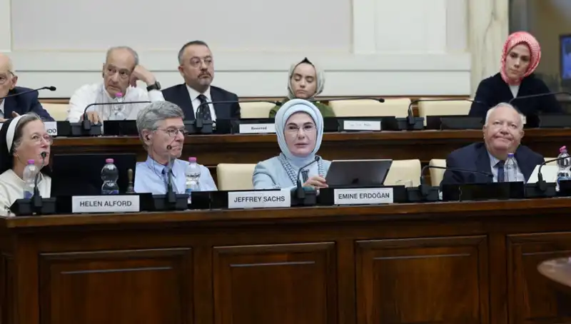 Emine Erdoğan, Vatikan'da "Dünya Beşten Büyüktür" Dedi: Küresel Barış İçin Çağrı!