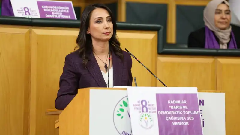 Tülay Hatimoğulları: Demokrasi ve Empati Dolu Bir Liderin Hikayesi