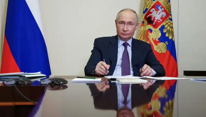 Putin, Esad'ı Suriye'de Koruma Stratejisini Sürdürüyor