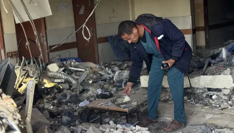 İsrail Ordusu Nasır Hastanesi'ne Hava Saldırısı: 5 Kişi Hayatını Kaybetti