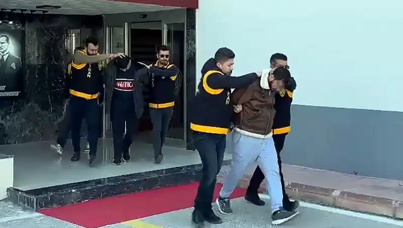 Silahlı Soygun Fiaskoları: İki Şüpheli 2 Milyon Lira İstemek İçin Yakalandı