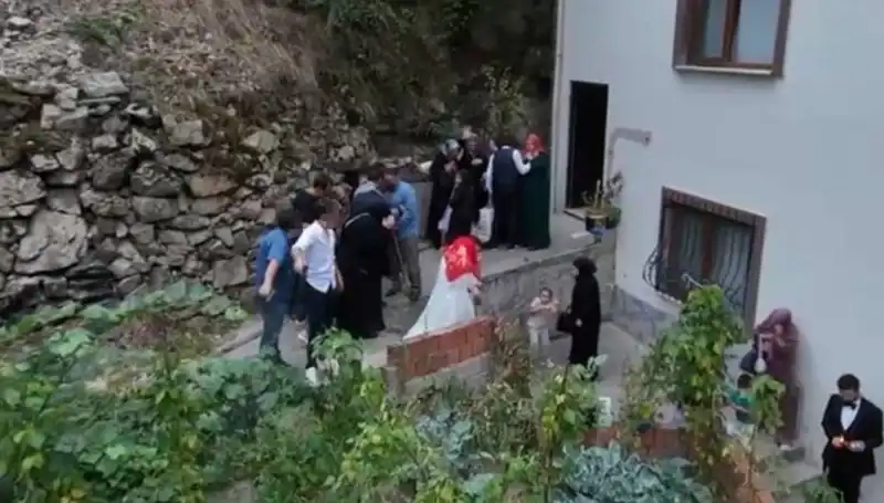 Düğün Töreninde Kanlı Anlar: Kurşunların Sesi Korku Saçtı