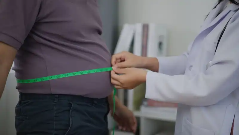 24 Yaşındaki Genç Adam İki Besini Bırakınca 137 Kilodan 47 Kiloya Düştü!