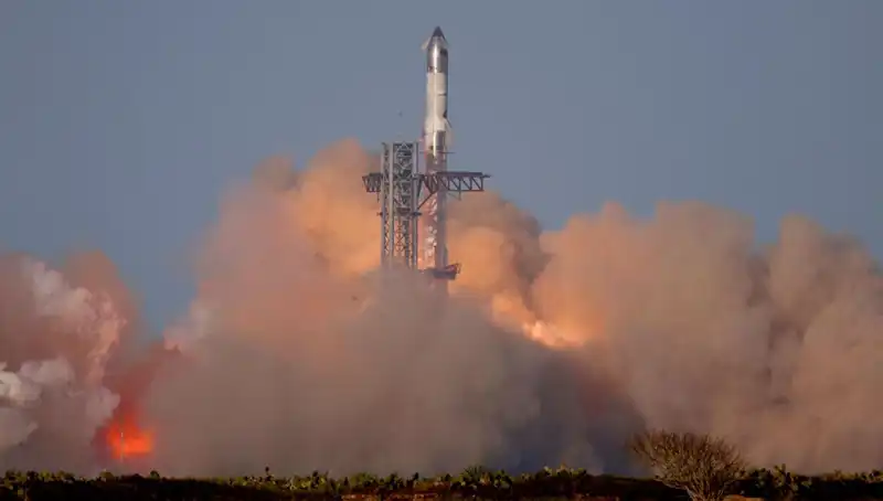 En Güçlü Uzay Roketi Starship’in 8’inci Testi Yeniden Başarısız Oldu