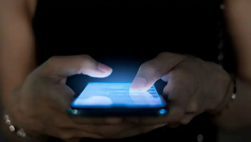 Narsisizmin Gizli Belirtisi: Telefonla Bağlantılı Davranışlar Neler?