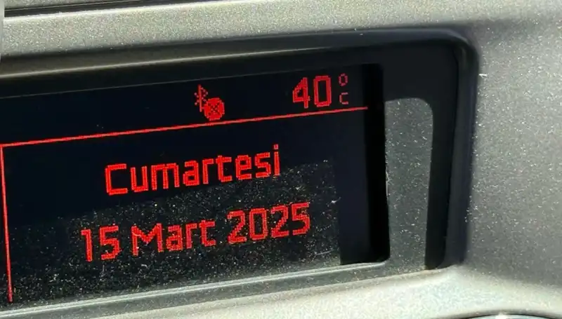 Adana'da Sıcaklık Rekorları Kırılıyor: Termometreler 40 Derecede!